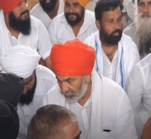 बहादराबाद टोल प्लाज़ा पर किसानों का महाधरना – राकेश टिकैत ने दी चेतावनी, हाईवे ठप