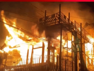 नैनीताल में भीषण आग: मल्लीताल के मोहल क्षेत्र में बहुमंजिला इमारत में लगी आग, एक की मौत, राहत-बचाव जारी