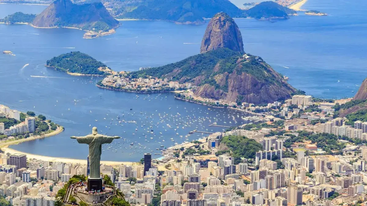 ब्राजील में 170 फुट ऊंचा ताजिया गिरने से बड़ा हादसा, बिजली आपूर्ति बाधित और आग की घटनाएँ