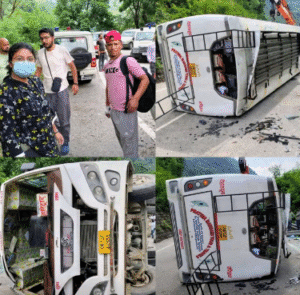 टिहरी गढ़वाल में बस हादसा: चंबा-ऋषिकेश हाईवे पर 2 की मौत, 17 घायल — तेज़ रफ़्तार बस सेवाओं पर उठे सवाल