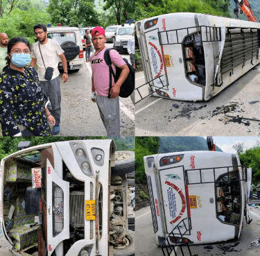 टिहरी गढ़वाल में बस हादसा: चंबा-ऋषिकेश हाईवे पर 2 की मौत, 17 घायल — तेज़ रफ़्तार बस सेवाओं पर उठे सवाल