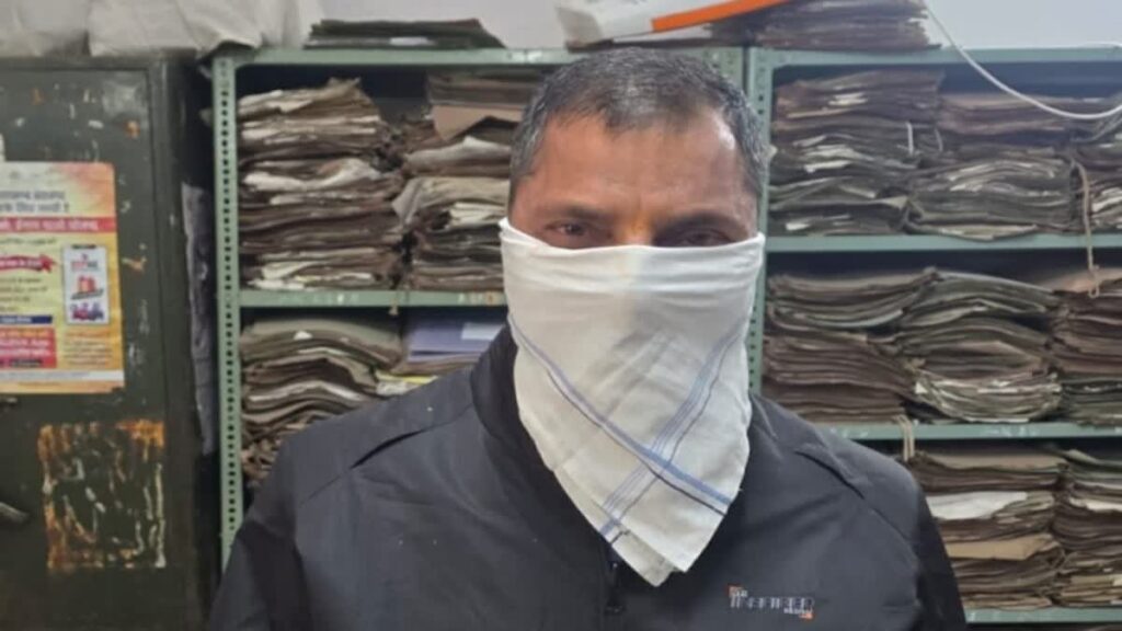 हरिद्वार में जीएसटी क्लर्क 20 हजार की रिश्वत लेते गिरफ्तार, 18 साल से था संविदा पर कार्यरत