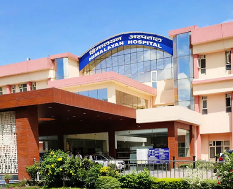 जौलीग्रांट मेडिकल कॉलेज की छात्रा की संदिग्ध मौत से हड़कंप