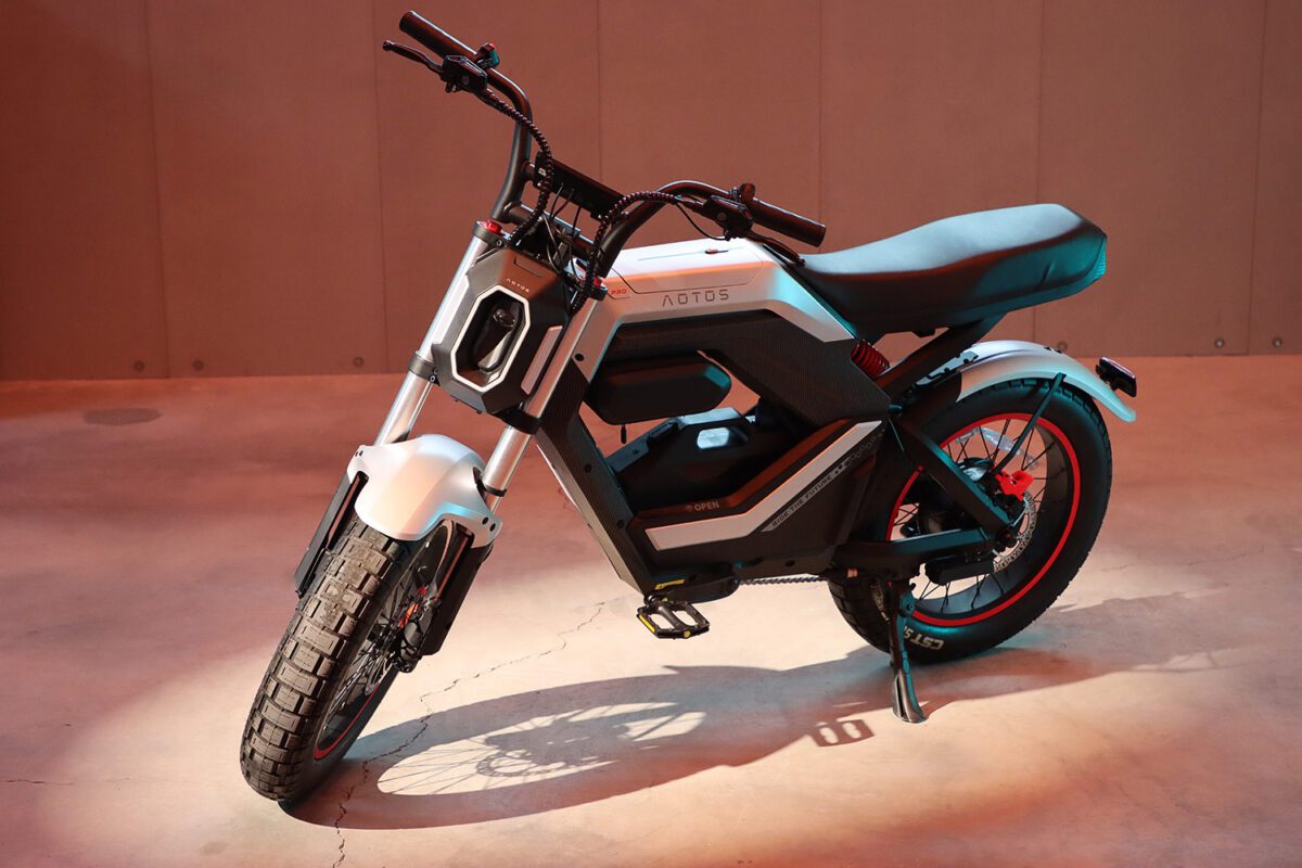 Flux X26 Electric Motorcycle ने मचाई हलचल, बटन दबाते ही व्हीली मोड