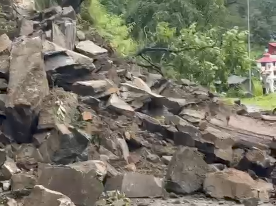 टिहरी में बारिश के बाद बढ़ा भूस्खलन का खतरा, संवेदनशील क्षेत्रों में निगरानी तेज