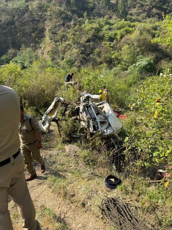 टिहरी गढ़वाल–रुद्रप्रयाग में दर्दनाक हादसे: 24 घंटे में 11 की मौत, पहाड़ी सड़कों की सुरक्षा पर फिर उठे सवाल