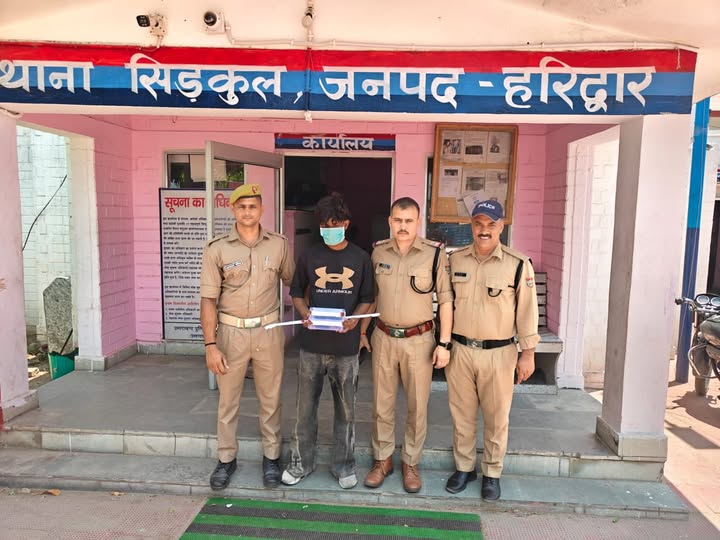  घर से मोबाइल चोरी करने वाले दो आरोपियों का पुलिस ने किया खुलासा, नाबालिग भी शामिल, नशे की लत बनी चोरी की वजह