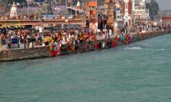हरिद्वार गंगा घाट पर बवाल, वायरल वीडियो के बाद श्रद्धालुओं में आक्रोश