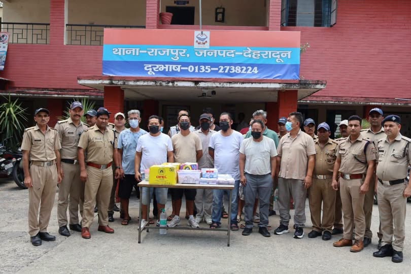 देहरादून के पॉश इलाके में अंतरराष्ट्रीय जुआ रैकेट का भंडाफोड़, अमेरिकी नागरिक समेत 13 गिरफ्तार